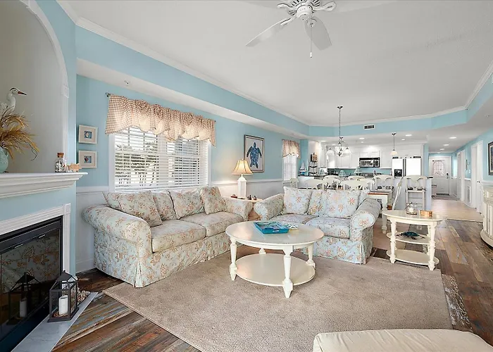 3 Bedroom Ocean Block At Seaside Retreat Just Steps From The Beach! *