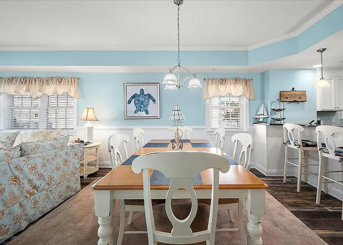 3 Bedroom Ocean Block At Seaside Retreat Just Steps From The Beach! Holiday home *