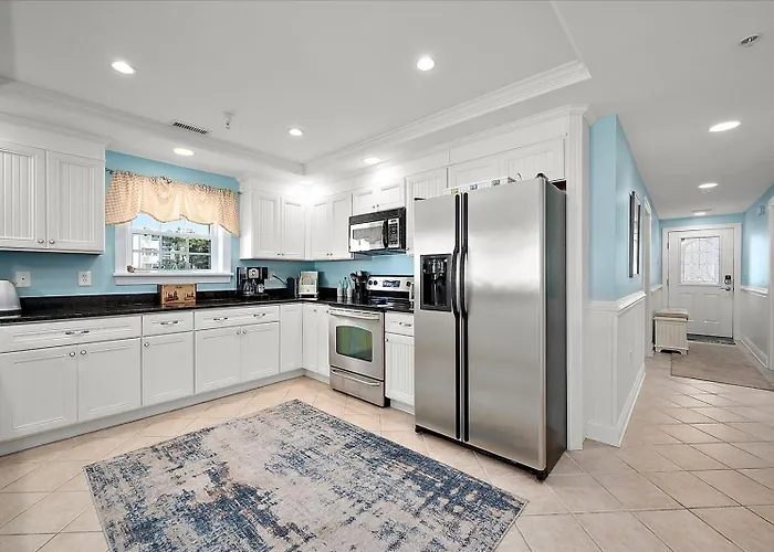 Holiday home 3 Bedroom Ocean Block At Seaside Retreat Just Steps From The Beach!