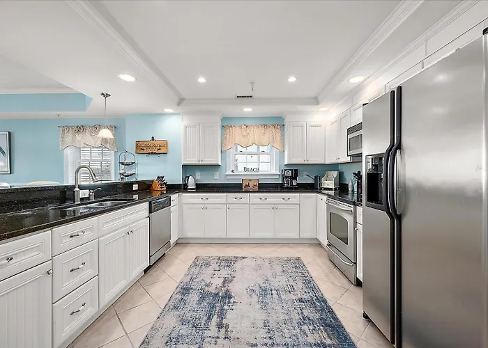 3 Bedroom Ocean Block At Seaside Retreat Just Steps From The Beach! Holiday home *