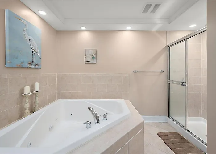 3 Bedroom Ocean Block At Seaside Retreat Just Steps From The Beach! *