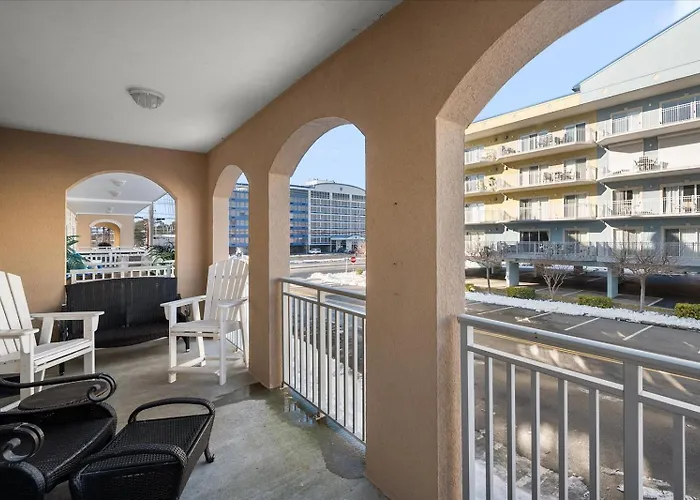 Holiday home 3 Bedroom Ocean Block At Seaside Retreat Just Steps From The Beach! *